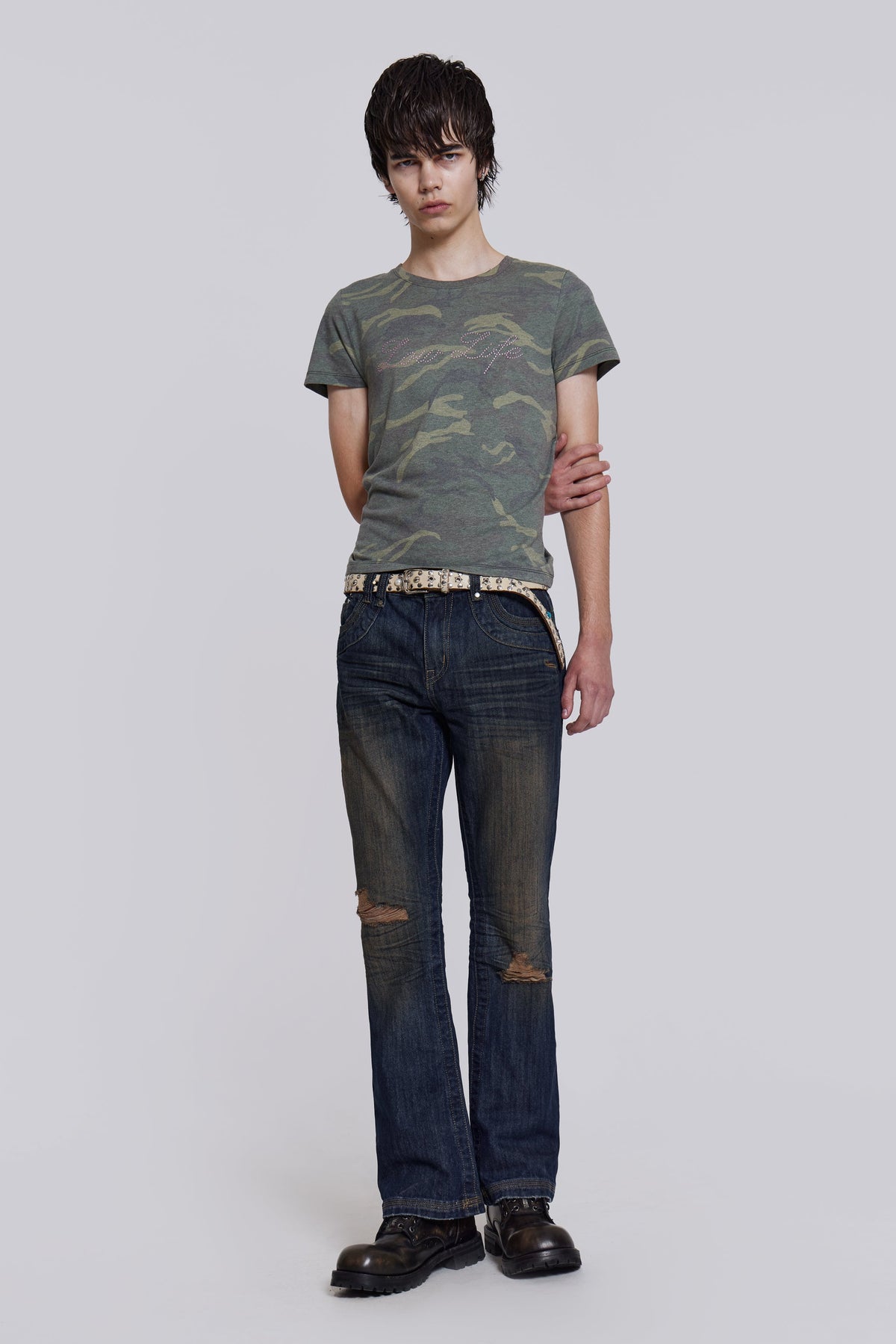 Embroidered Bass Flared Jeans