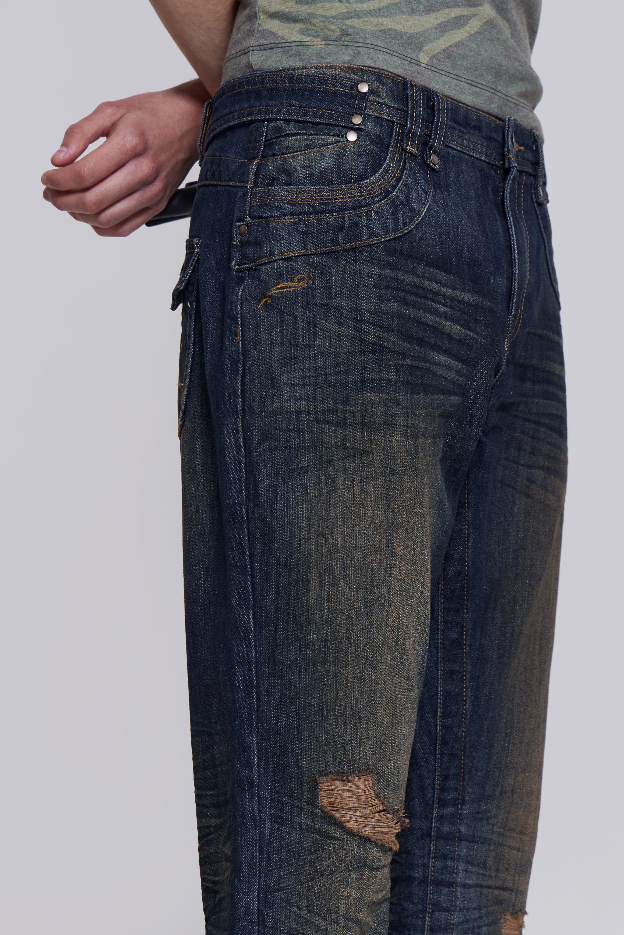 Embroidered Bass Flared Jeans