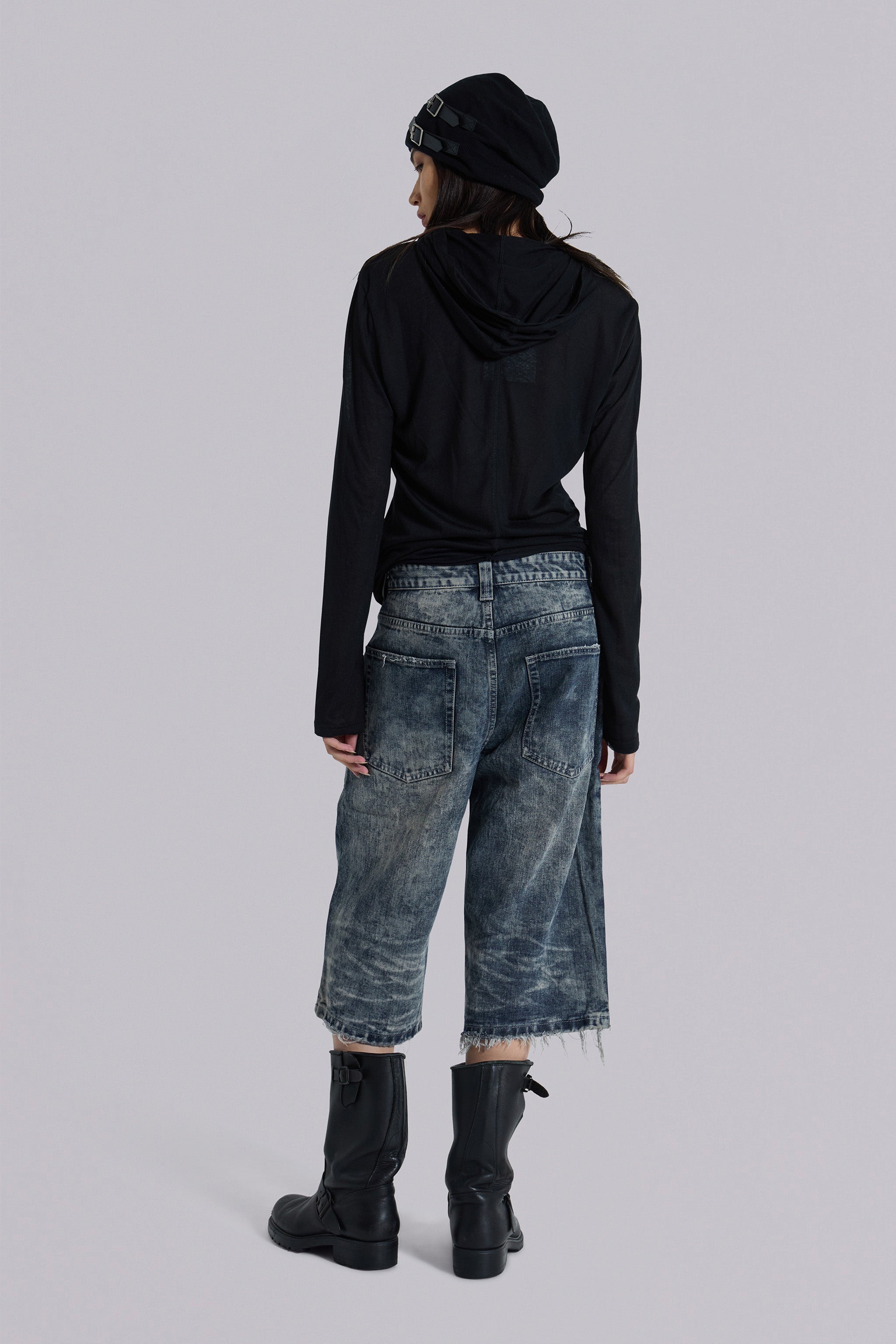 Nia Slim Leg Distressed Jorts