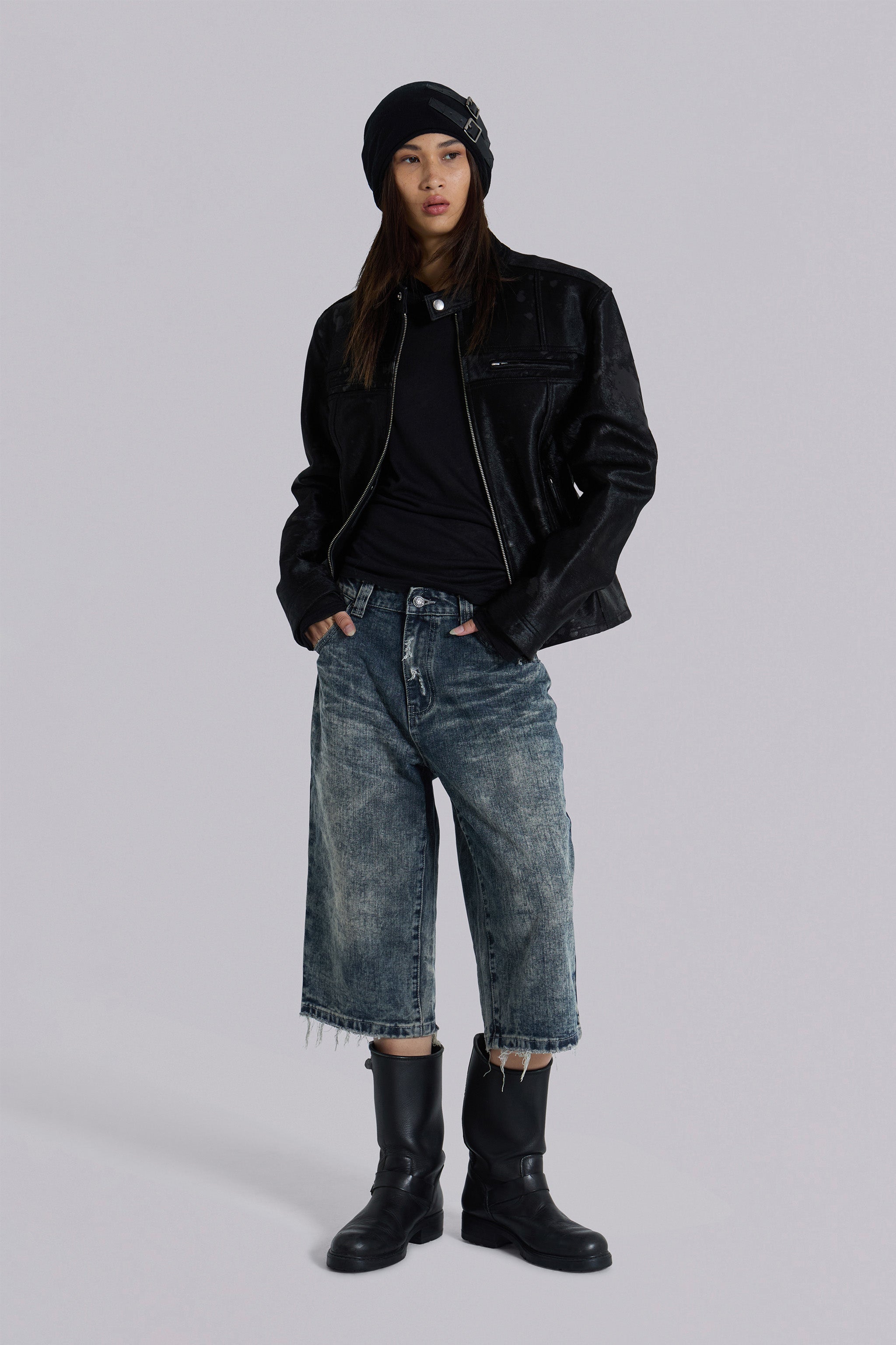 Nia Slim Leg Distressed Jorts