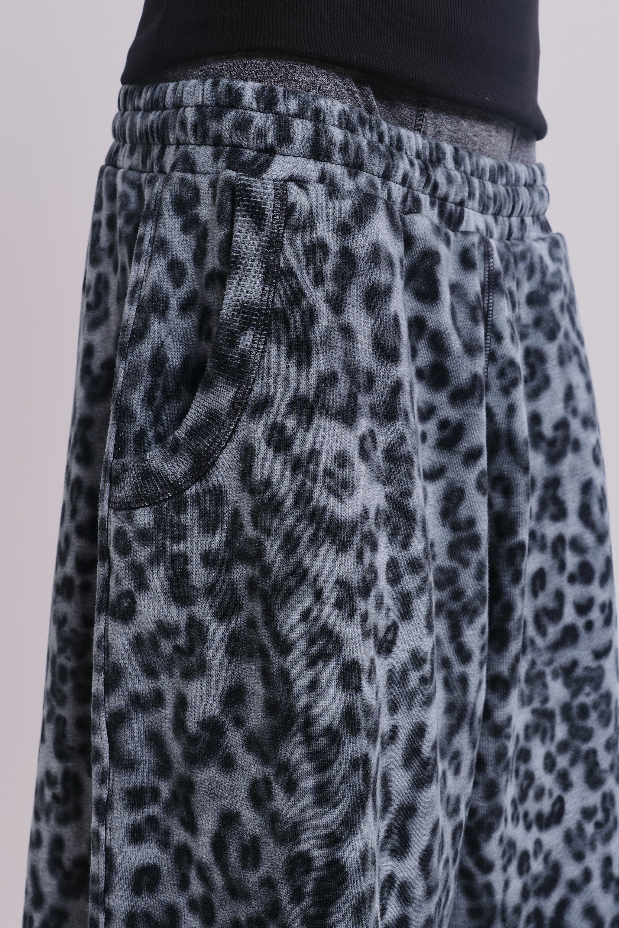 Airbrush Grey Leopard Monster Shorts