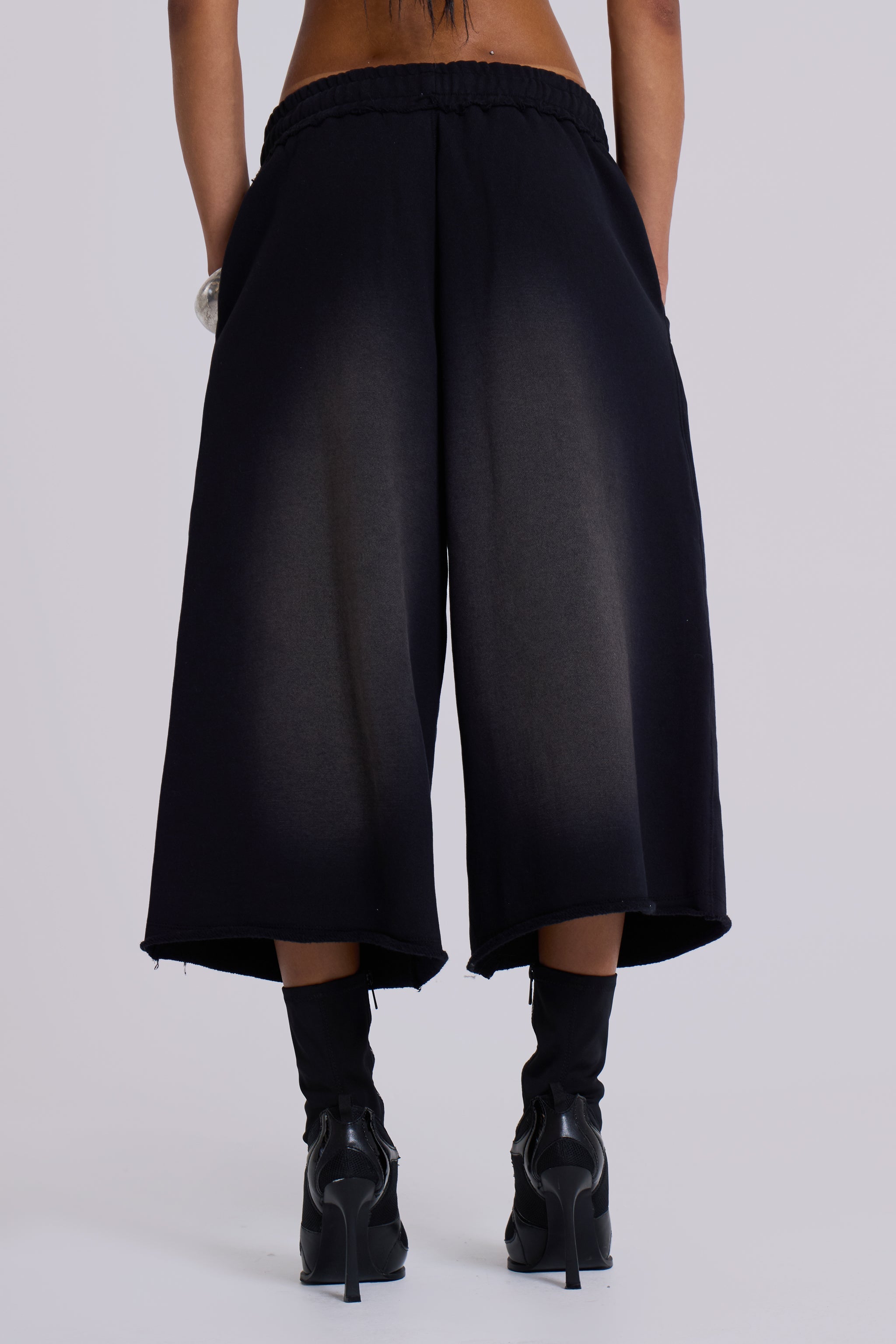 Monster 3/4 Washed Black Shorts