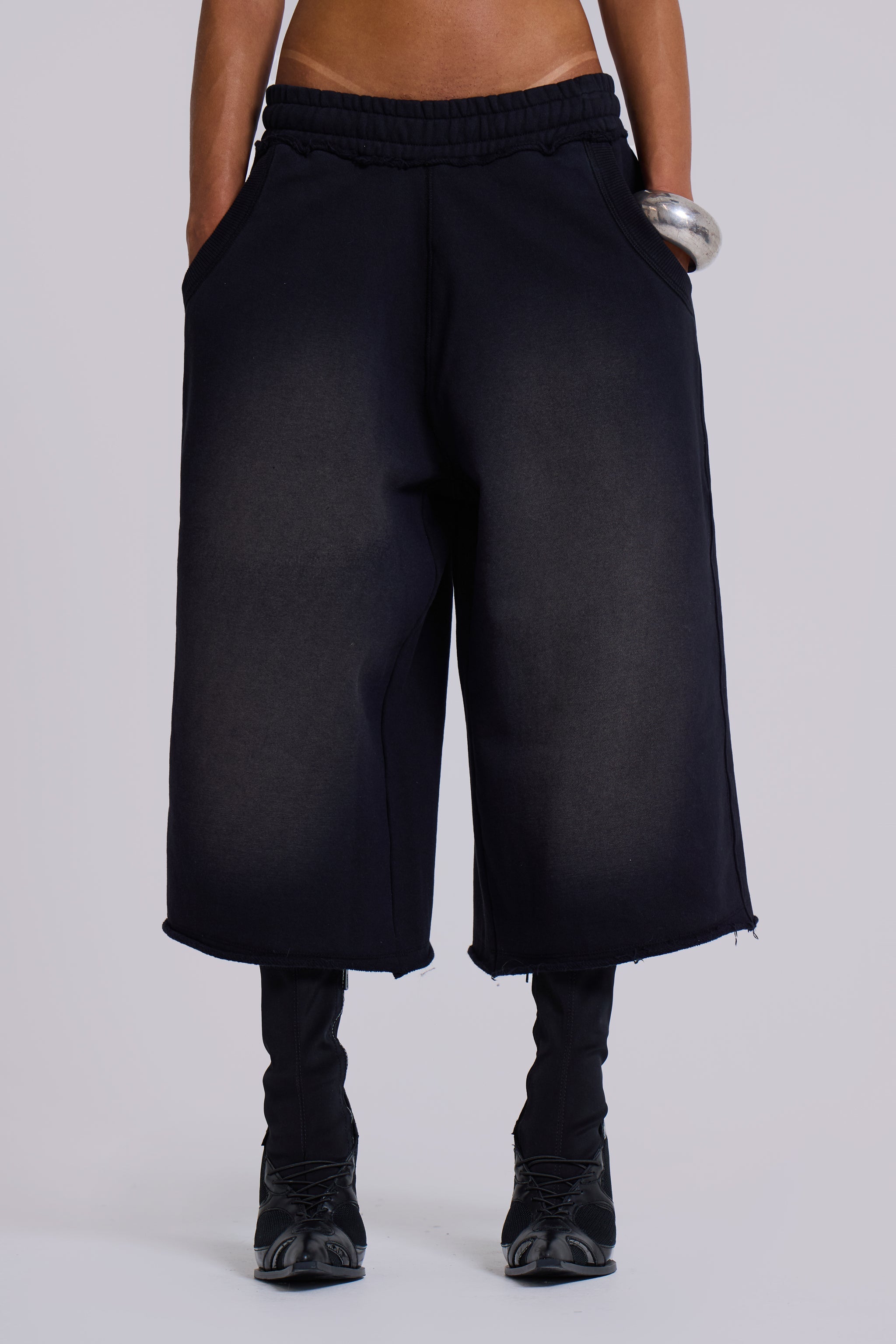 Monster 3/4 Washed Black Shorts