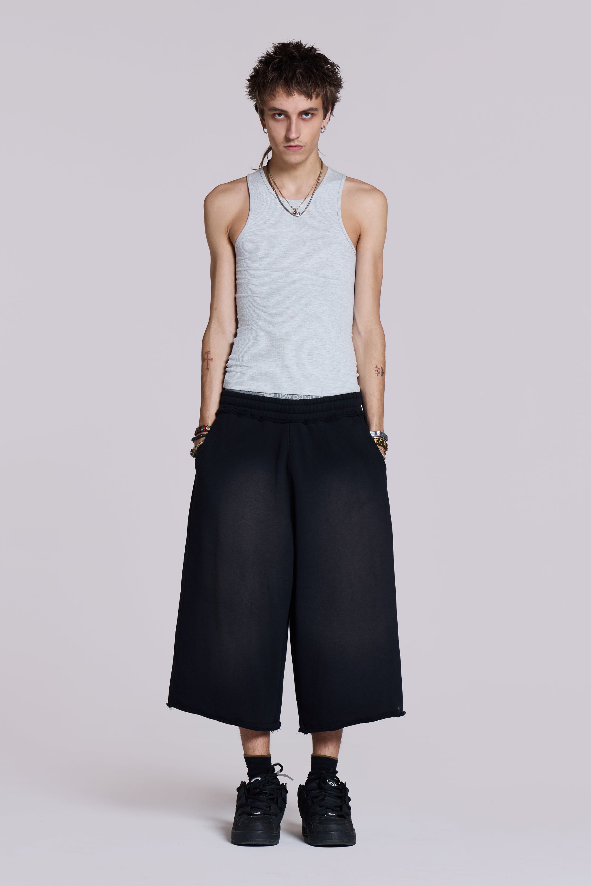 Monster 3/4 Washed Black Shorts