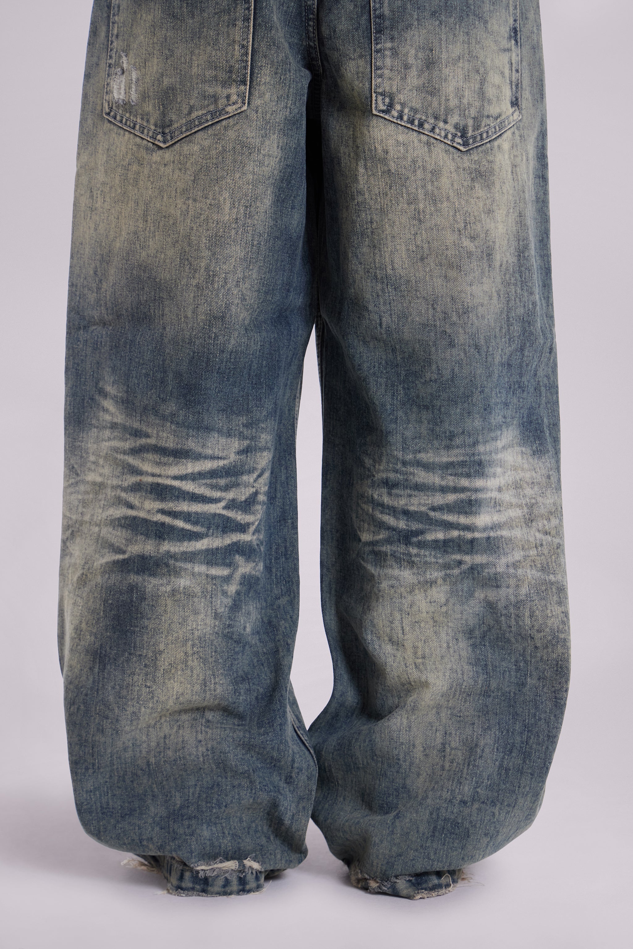 Dirty Lowrise Colossus Jeans